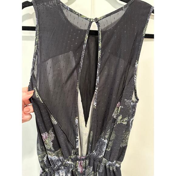 Lululemon Party Onsie in Garden Party Smooth Silver Multi - Picture 8 of 8